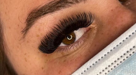 Detailed closeup of lush eyelashes at Sleeping Beauty by Phoebe, Melbourne, Victoria, AU.