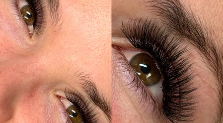Eyelash extensions at Sleeping Beauty by Phoebe in Melbourne, Victoria, AU showcasing full, dramatic results.