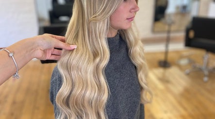 Molly May Extensions obrázek 3