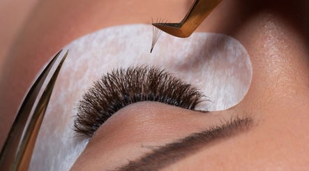 Lvely Lash and Beauty image 3