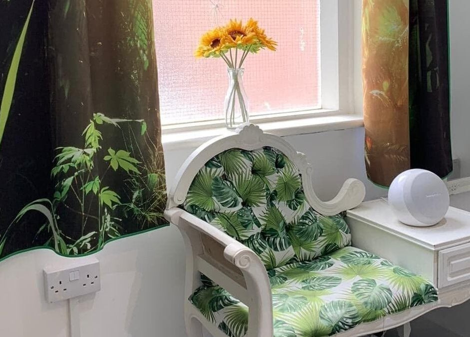 Relaxing tropical-themed waiting area at Perfect Pear - Brazilian Waxing Technique Specialist in Southampton, England, GB.
