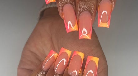 Beyond Allure Nails slika 3
