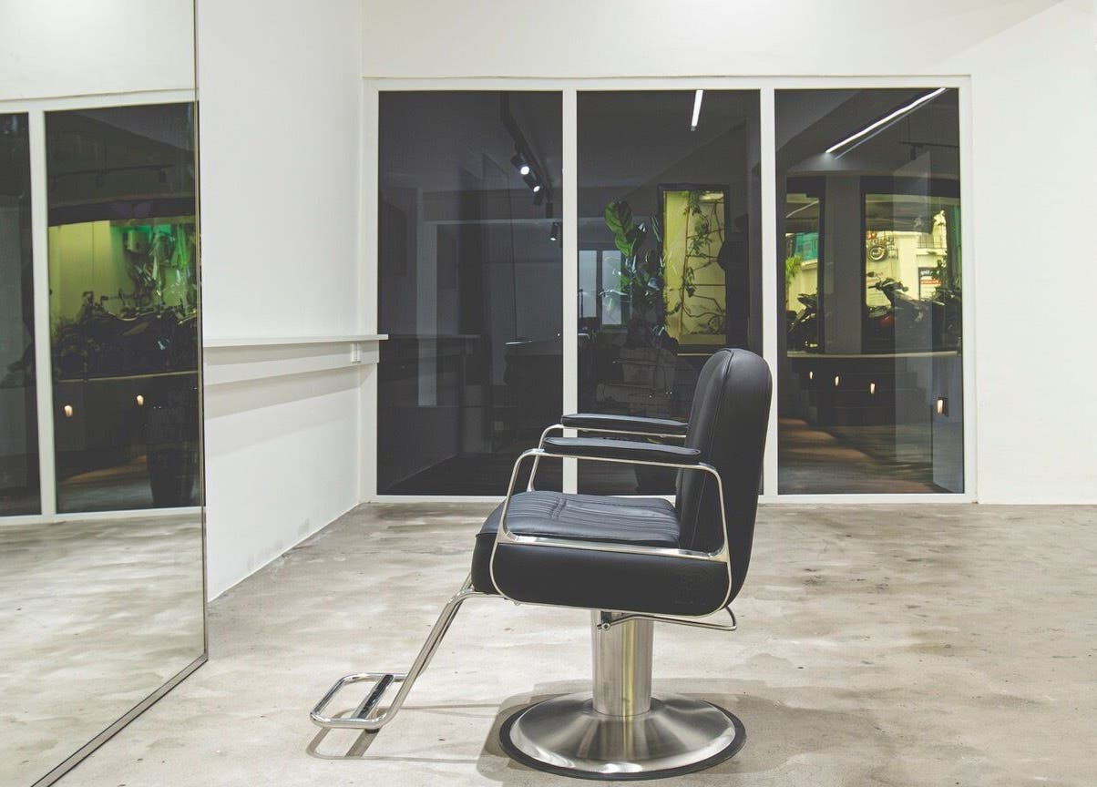 Modern salon chair at Bangs and Nova, Thành Phố Hồ Chí Minh, VN, reflecting contemporary style.