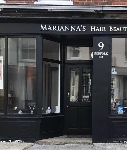 Marianna's Hair and Beauty – obraz 2