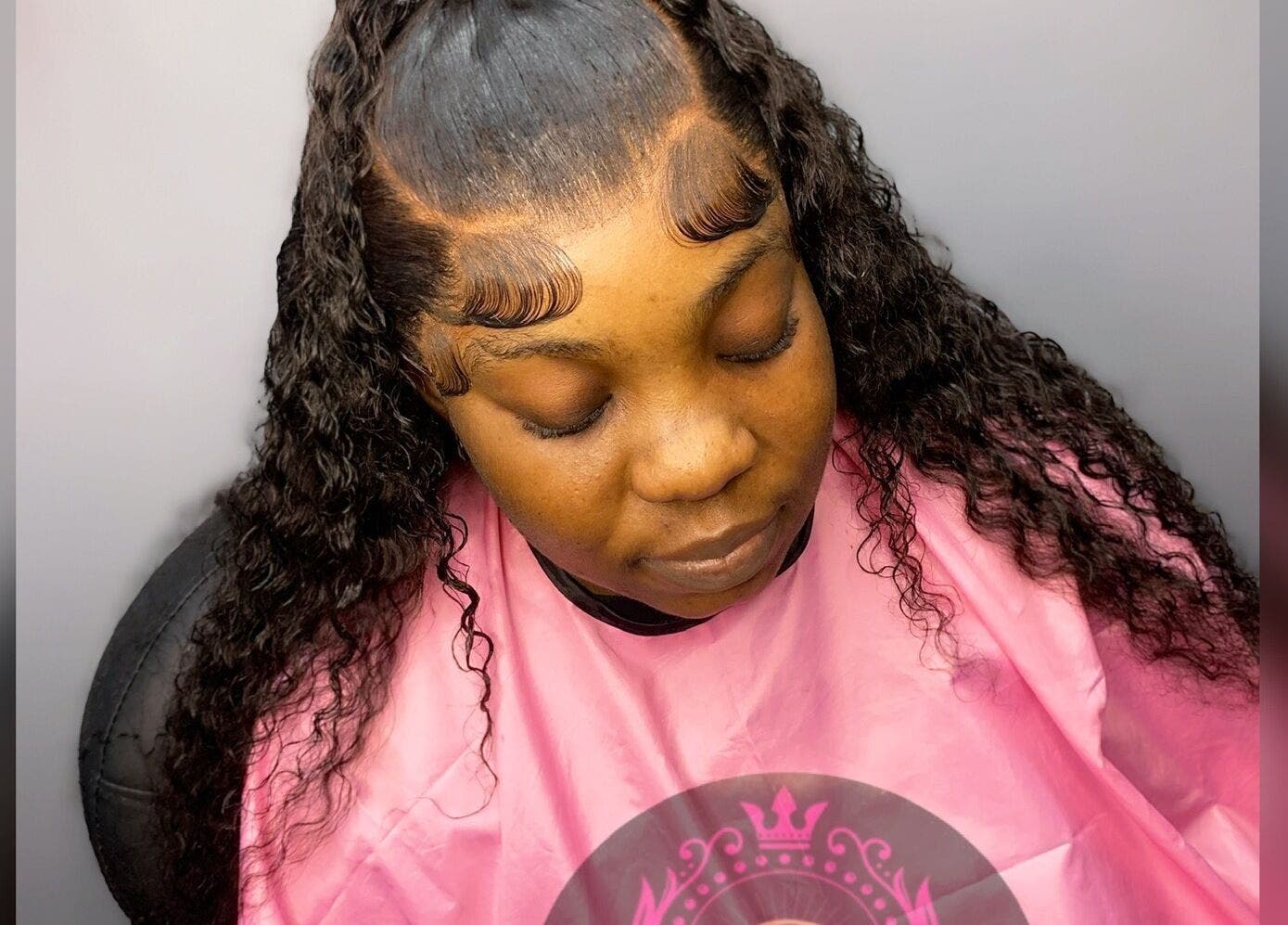 Stylish hair curls at Glamazon Salon, Nassau, New Providence, BS offering beauty and wellness services.