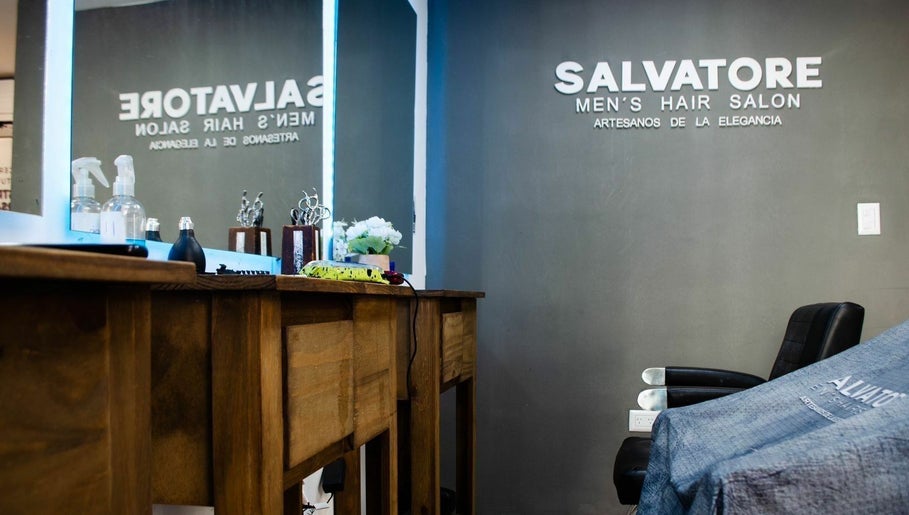 Salvatore Men’s Hair Salon - Nueva Cordoba - Crisol 25 – obraz 1