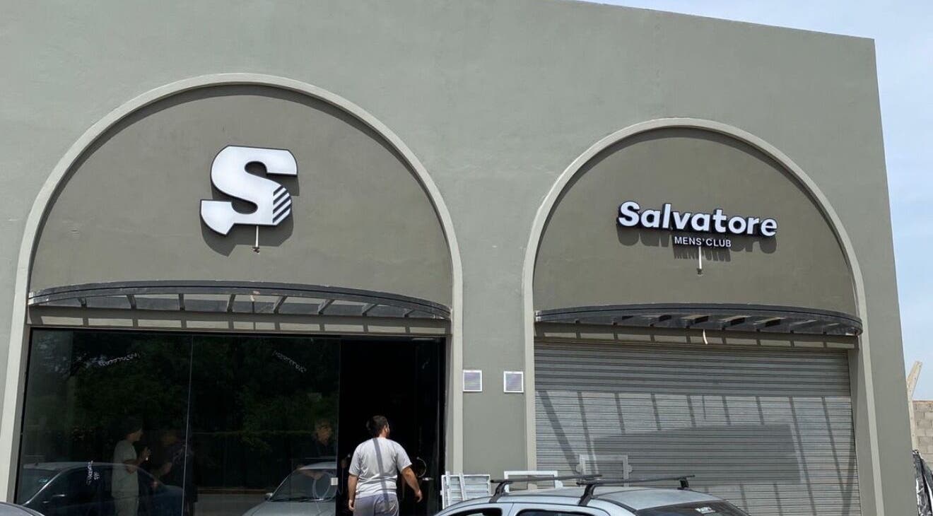 Fachada de Salvatore Men’s Club - Manantiales en Córdoba, Córdoba, AR, mostrando su entrada principal.