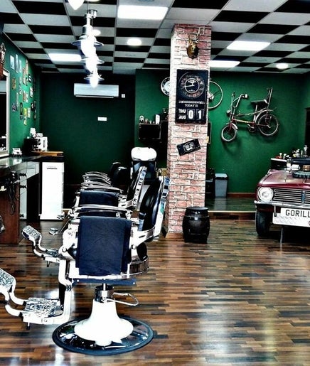 Gorilla Unisex Barbershop image 2