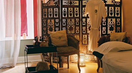 OMH Therapies Yoga & Meditation Studio Edinburgh offers a tranquil massage space in Edinburgh, Scotland, GB.