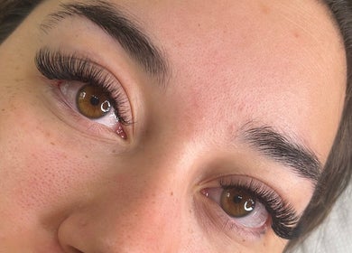 Close-up of lush lashes at Get Lashed with Ab, Basildon, England, GB showcasing professional eyelash extensions.