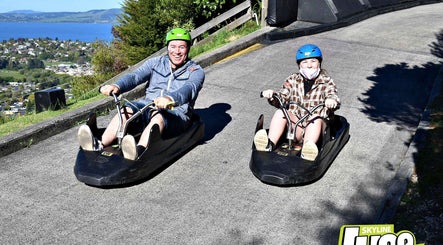 Simon Cotter Edge Salon imagem 3