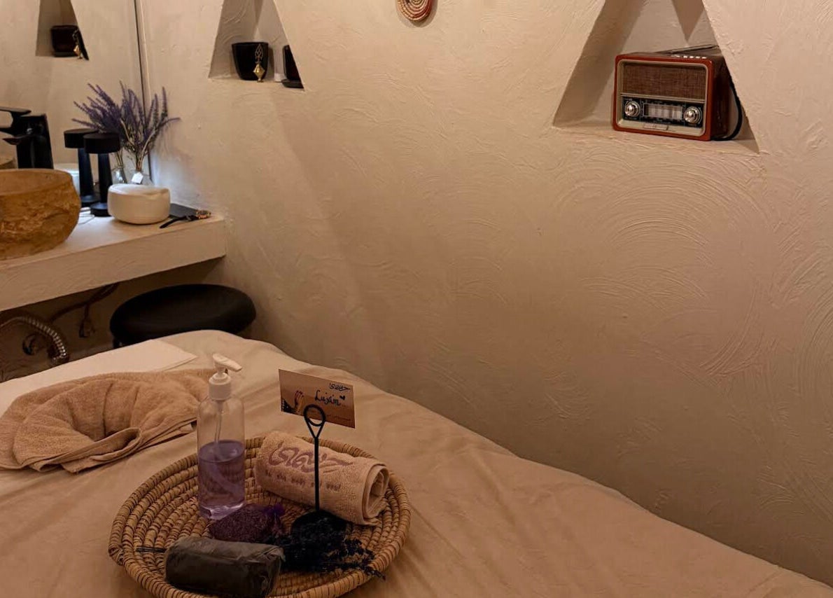 Hisma Spa's cozy treatment room with elegant decor, Riyadh, Riyadh Province, SA.