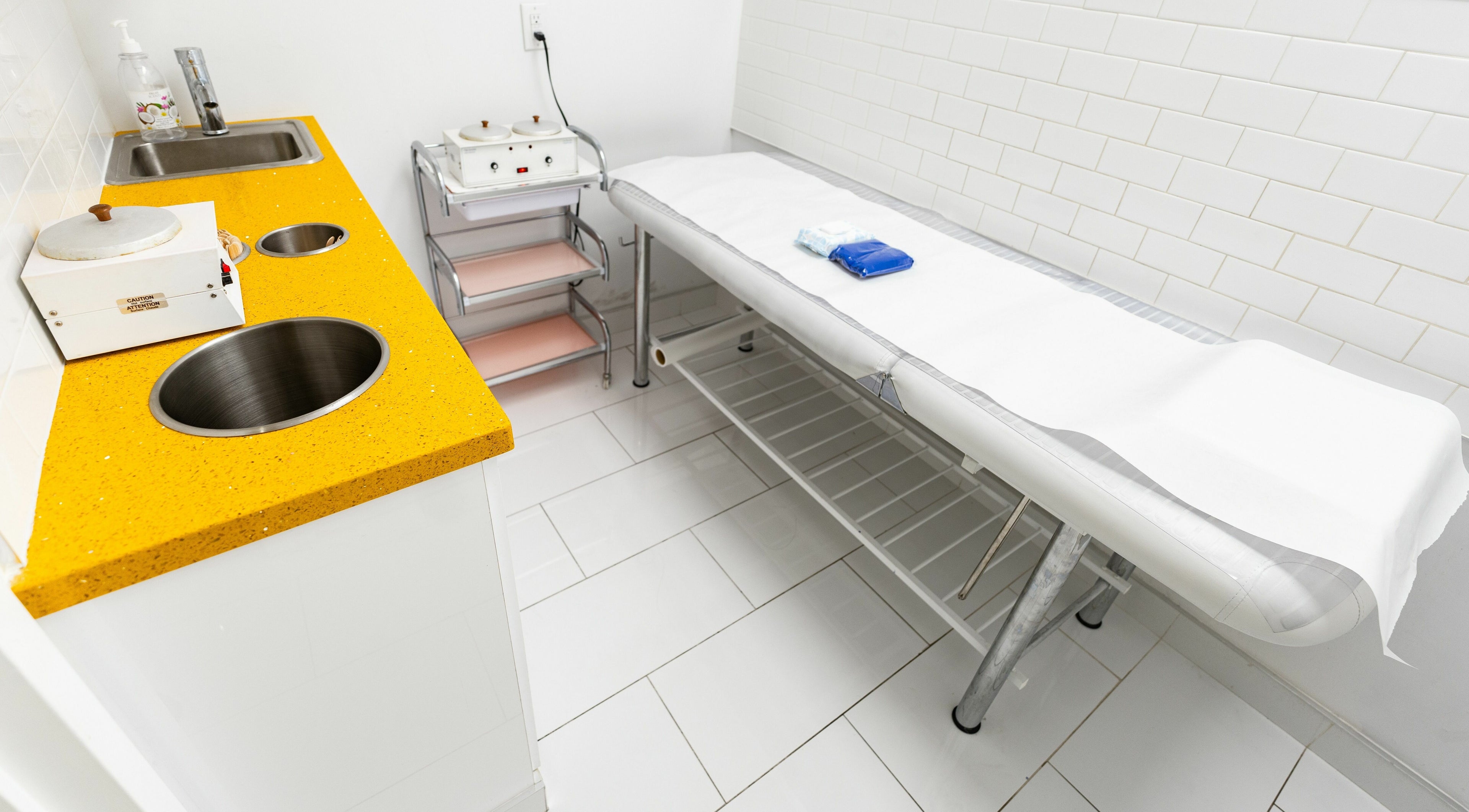 Prayosha Threading & Wax Bar - Bathurst st. in Toronto offers a clean, serene treatment room.