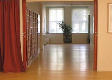Tranquil wellness room with sunlight at Greenberg Health, London, England, GB.