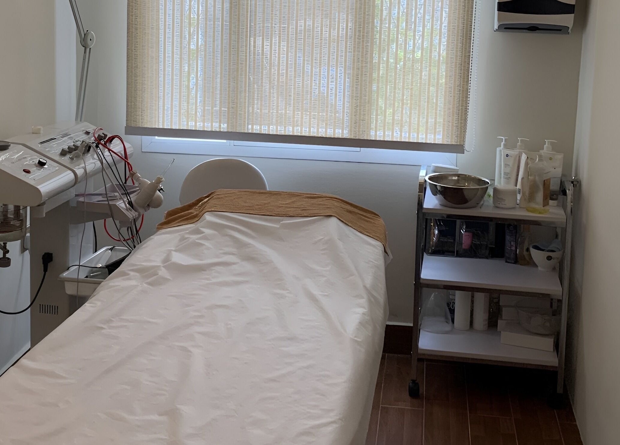 Tranquil spa treatment room at Mr Spa, Muscat, Muscat Governorate, OM, ready for relaxation.