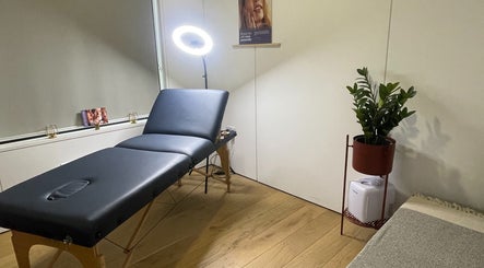 Dr Knowles Aesthetics - Harborne High Street