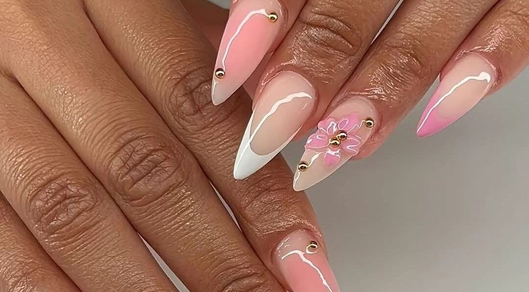 Chic pink and white nail art with floral design at Nenebeauty bar, Centurion, Gauteng, ZA.