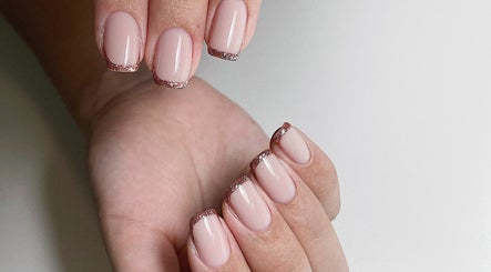 Luxe Nails