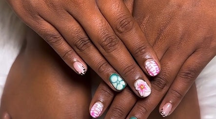 Lanna Nailed It | Shelburne Nails & Waxing, bilde 3