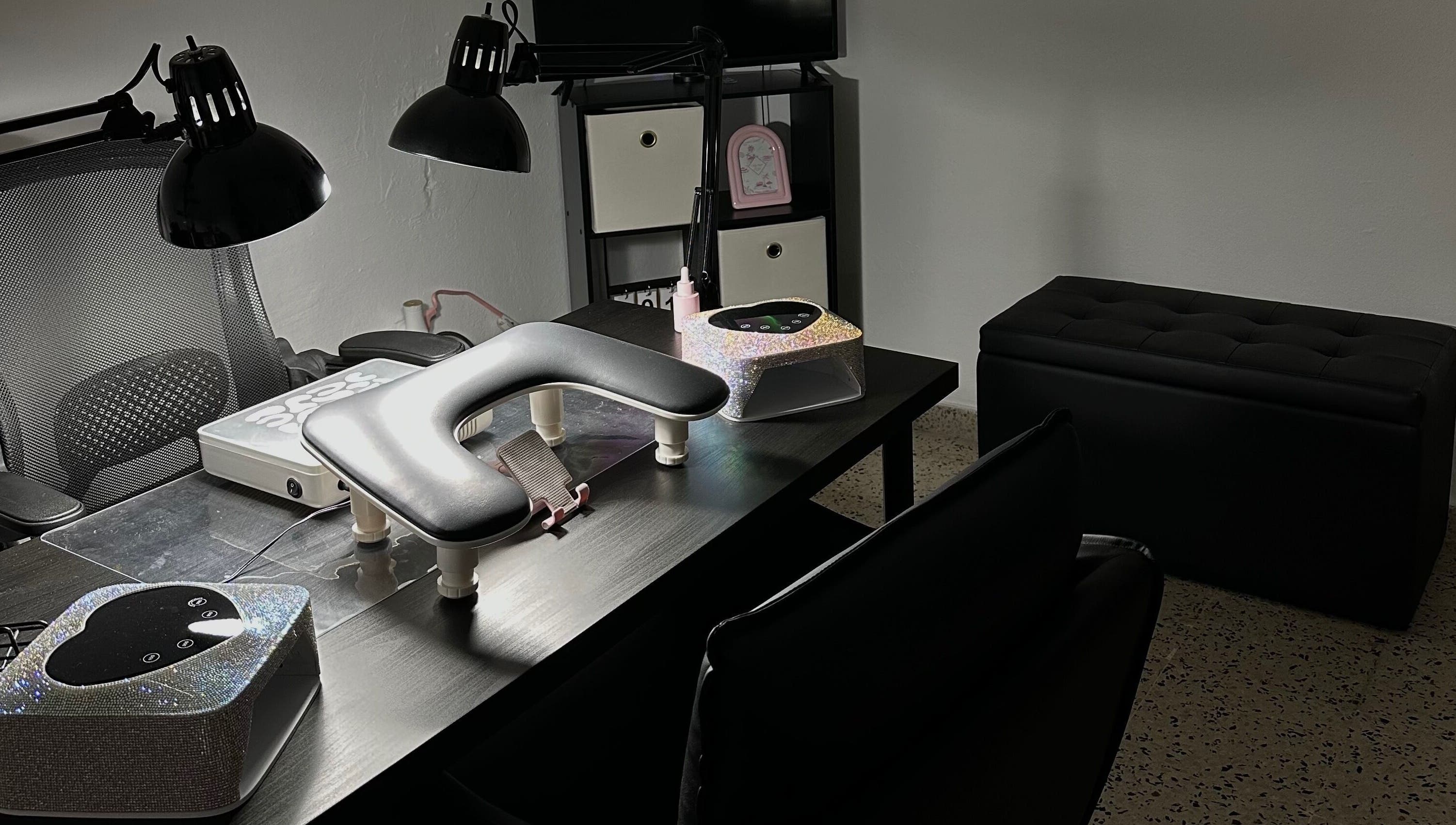 Nail salon equipment setup at Leslie Nails PR in Aguas Buenas, Aguas Buenas, PR, showcasing a chic workspace.