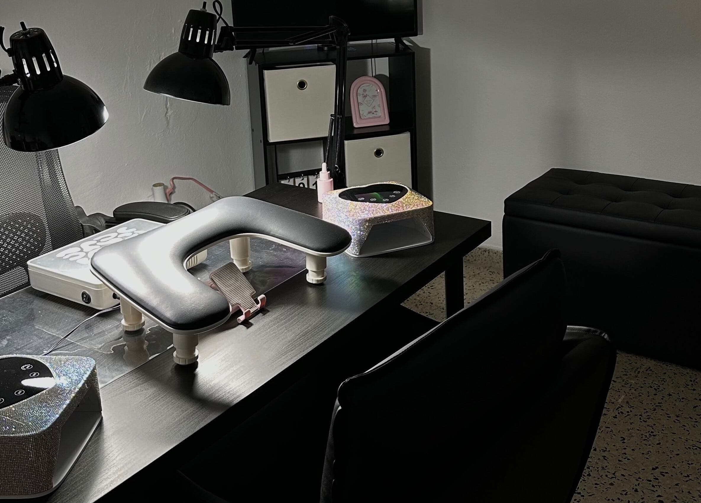 Nail salon equipment setup at Leslie Nails PR in Aguas Buenas, Aguas Buenas, PR, showcasing a chic workspace.