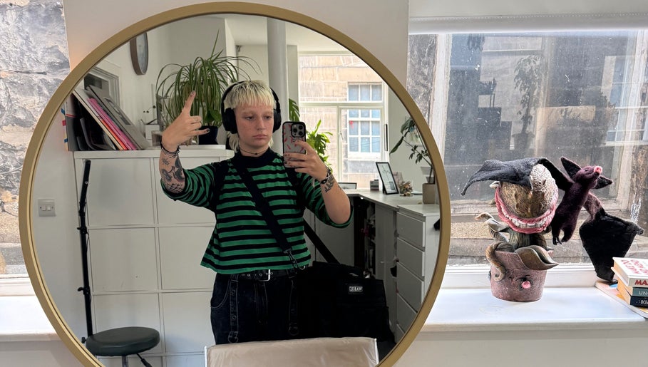 Contemporary mirror selfie at Scrambled Meggs Hair @ 87 Collective, Edinburgh, Scotland, GB.