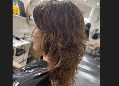 Side view of layered haircut at Scrambled Meggs Hair @ 87 Collective, Edinburgh, Scotland, GB.