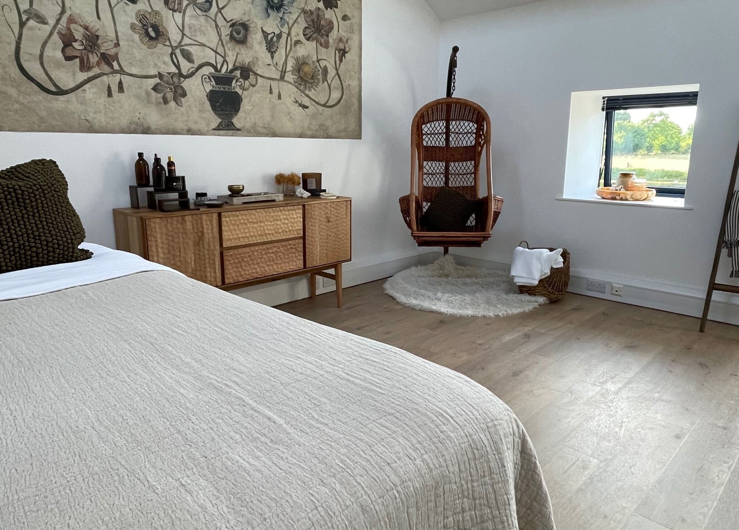Peaceful room at The Bothy – A Sanctuary By ōm Holistic in Harrogate, England, GB featuring soothing decor.