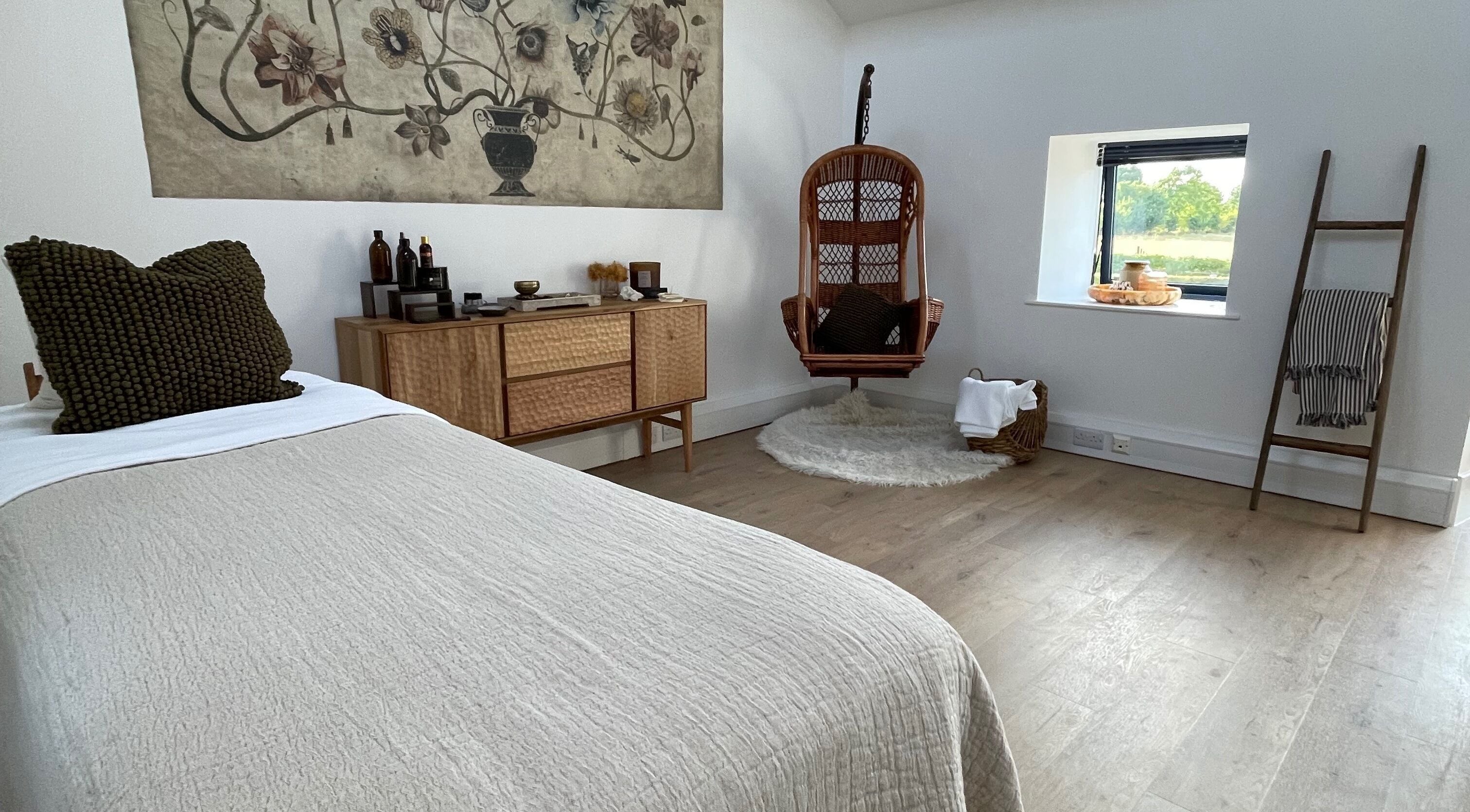 Peaceful room at The Bothy – A Sanctuary By ōm Holistic in Harrogate, England, GB featuring soothing decor.