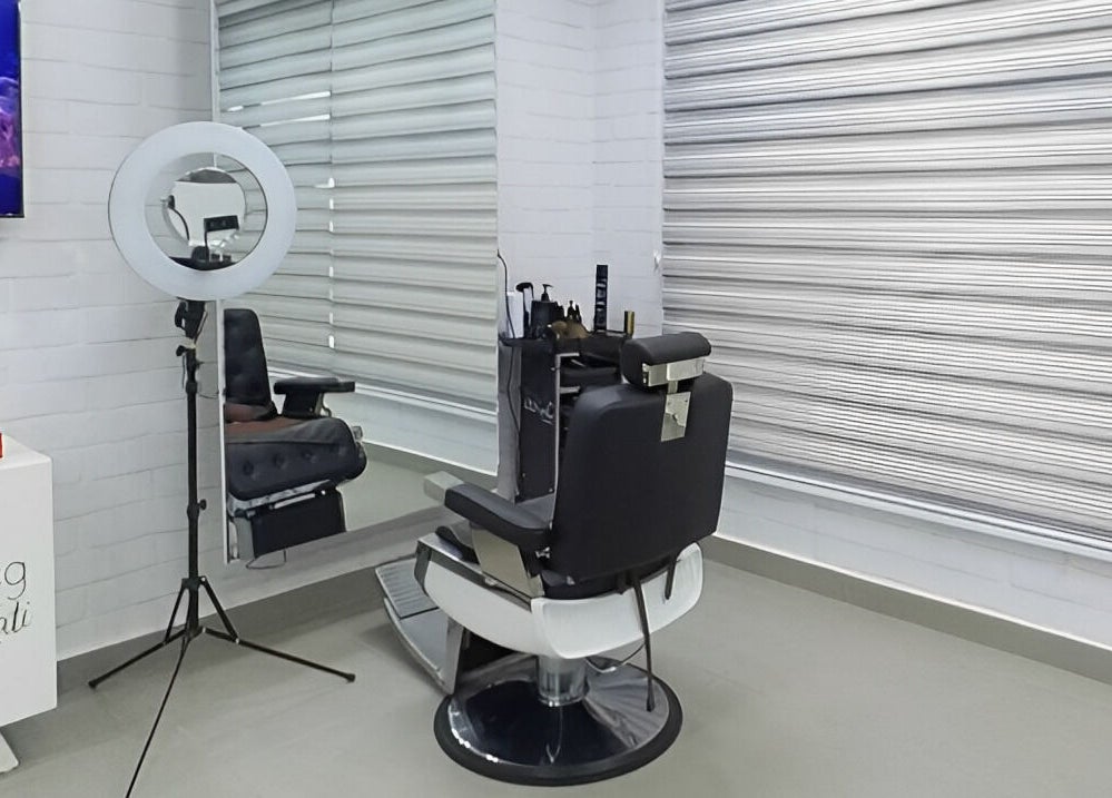 غرفة مجهزة في صالون Neeg Ziati في تطوان، طنجة تطوان الحسيمة، المغرب.