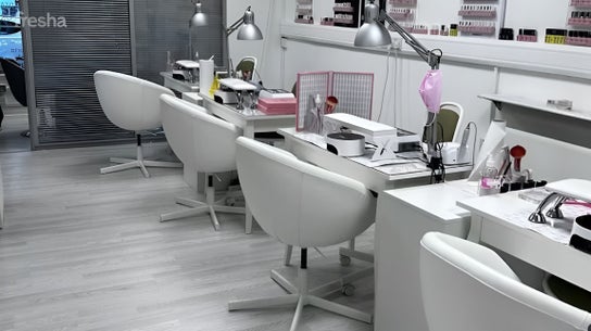 Born To Shine Beauty Salon