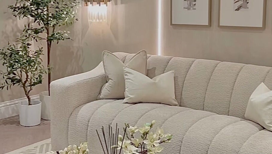 Elegant lounge at Beauty Bar By Hattie in Wallingford, England, GB with plush seating and serene decor.