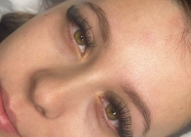 Stunning eyelash extensions at Charli Louise Beauty, Oldland Common, England, GB. Enhance your look today.