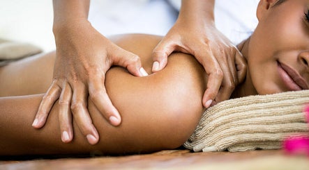 V Massage image 2