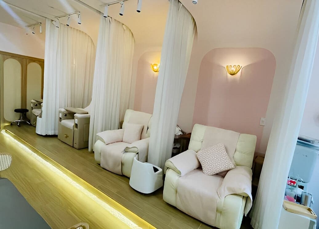 Luxurious reclining chairs at JU Spa, Thành Phố Hồ Chí Minh, VN, offering a serene wellness retreat.