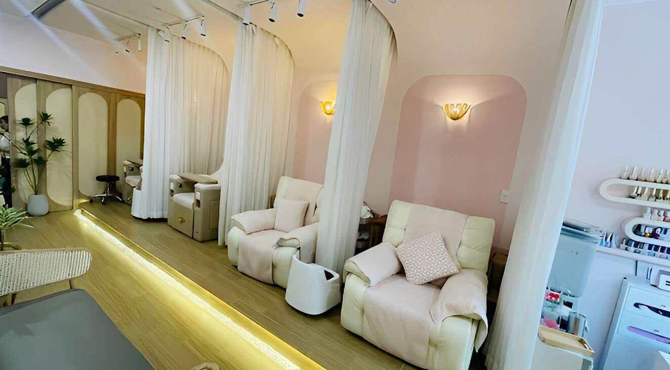 Luxurious reclining chairs at JU Spa, Thành Phố Hồ Chí Minh, VN, offering a serene wellness retreat.
