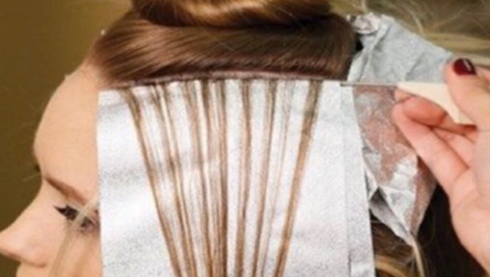 Foliekleuring bij Anna Beauty & Hair Secret in Den Haag, Zuid-holland, NL voor perfect gestyled haar.