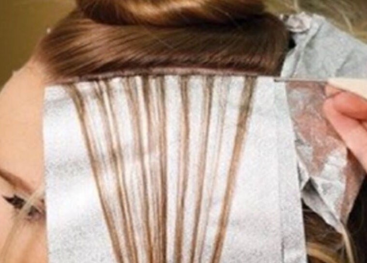 Foliekleuring bij Anna Beauty & Hair Secret in Den Haag, Zuid-holland, NL voor perfect gestyled haar.