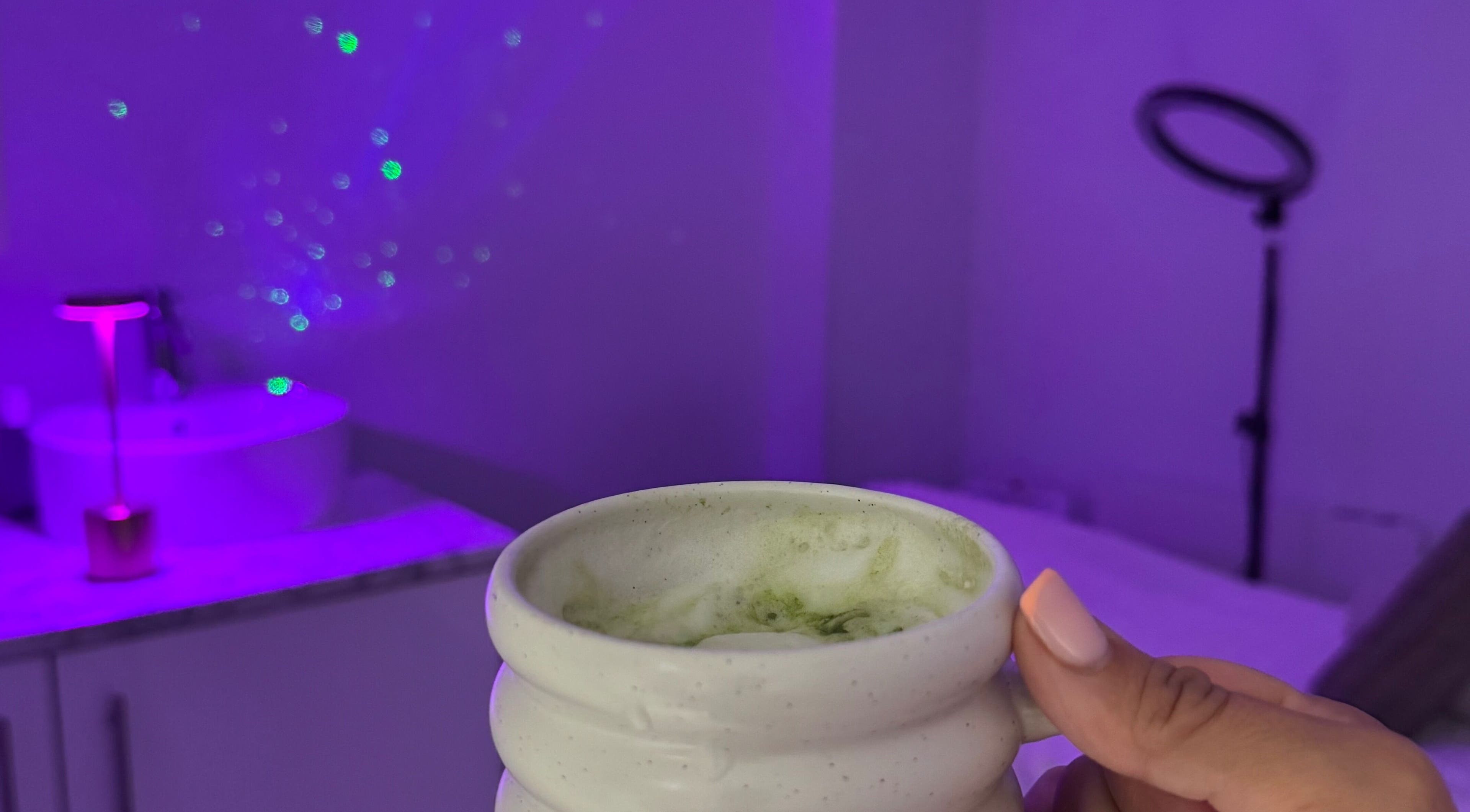 Relaxing ambience with soothing purple lights at Bellas glow beauty, London, England, GB.