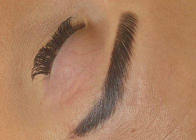 Groomed eyebrows at Izzy’s Beauty Room in Gloucester, England, GB showcasing expert styling and precision.