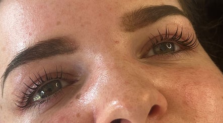 Close-up of lash lift at Izzy’s Beauty Room, Gloucester, England, GB, highlighting elegant eyelash curl.