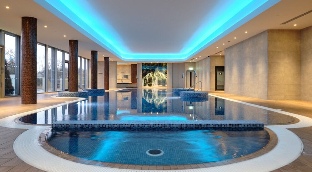 Luxurious indoor pool at Spa Sanctuary at Manor House Country Hotel, Enniskillen, Northern Ireland, GB.