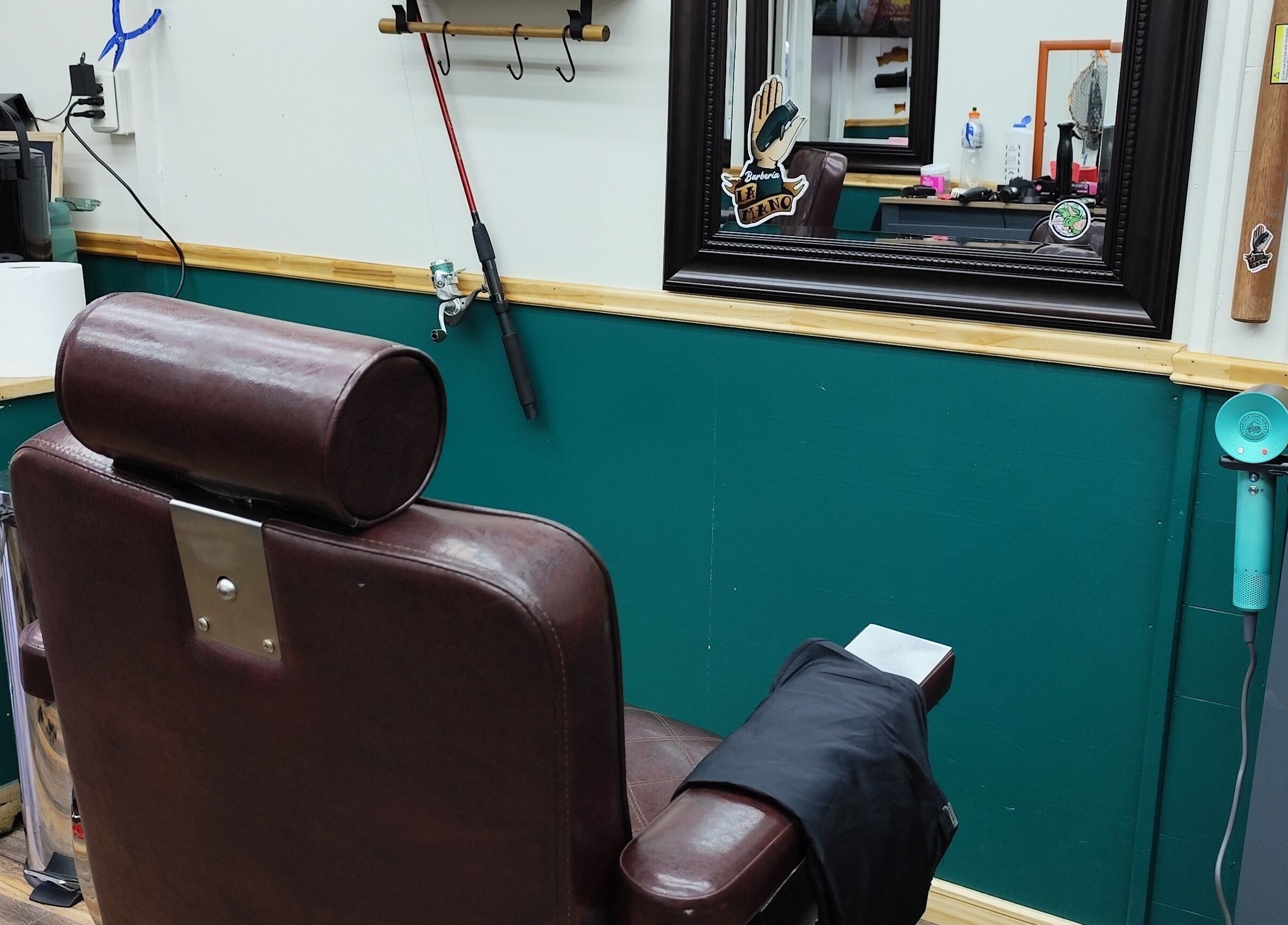 Silla de barbería en José Perdomo Barbero Concepto, Puerto Montt, Los Lagos, CL. Ambiente elegante y acogedor.