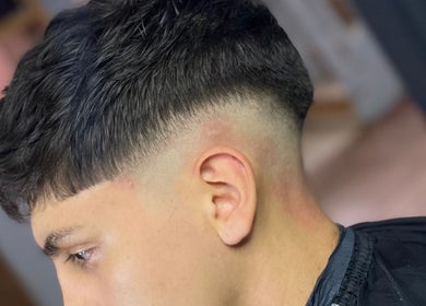 Corte de pelo moderno en José Perdomo Barbero Concepto, Puerto Montt, Los Lagos, CL.