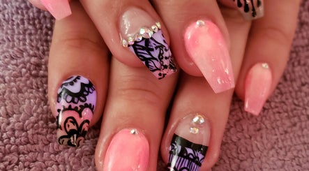 Michele's Nails, bild 3