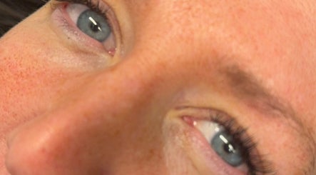 Εικόνα Kyras Lashes at Waglash 3
