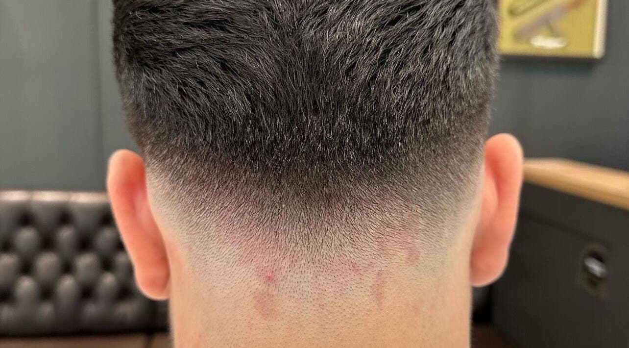 Close-up av fade-hårklipp på NAJIBBR i Stavanger, Rogaland, NO.