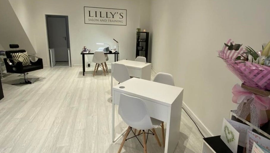 Lilly’s Salon and Training image 1