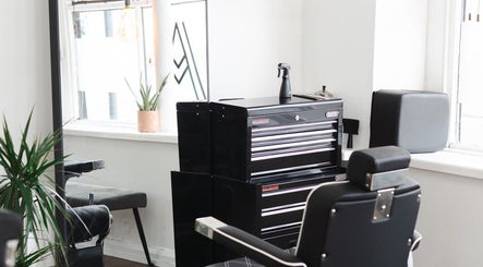 Andrea Barbers image 2