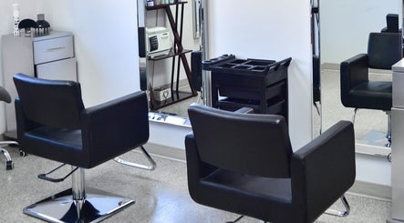 Image de Kazen Hair Salon James Bay 2